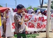 Puluhan Mahasiswa Stikmar Majene Minta Copot Ketua Yayasan