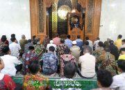 Pjs Wali Kota Makassar Andi Arwin Azis Pimpin Sholat Dzuhur Berjamaah Bersama Jajaran Pemkot