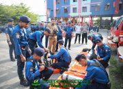 Pjs Wali Kota Makassar Arwin Azis Jadi Pembina Apel Pagi di Dinas Damkar: Tegaskan Pentingnya Kesiapsiagaan