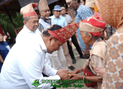 Temui Suku Bunggu di Pasangkayu, Bahtiar Disambut Tarian Me’aju