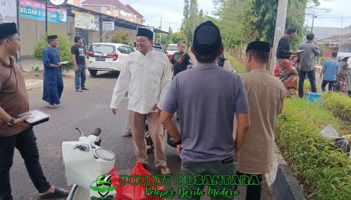 Koje Community Gelar Aksi Berbagi Takjil di Kawasan Stadion Manding, Polman