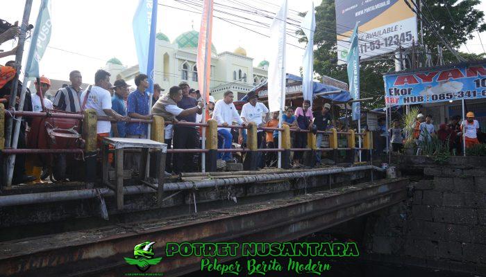 Munafri Pimpin Aksi Bersih di Kanal Jongaya dan Pasar Pabaeng-Baeng