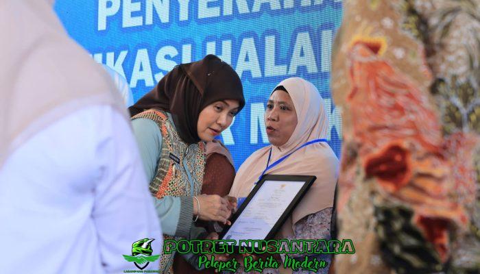 Aliyah Mustika Ilham Serahkan Bantuan untuk UMKM Disabilitas di PKU Akbar PT. PNM