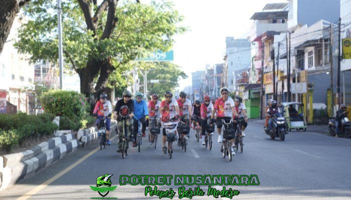 Gowes Meriah di Jantung Kota: Appi Lepas 1.000 Pesepeda Brompton