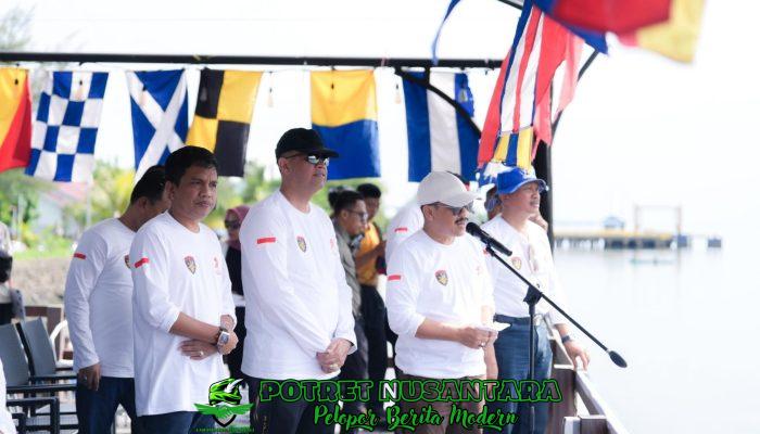 Gubernur Sulbar Hadiri Lomba Perahu Katinting HUT Bhayangkara ke-79, Polisi Dinilai Makin Dekat dengan Rakyat
