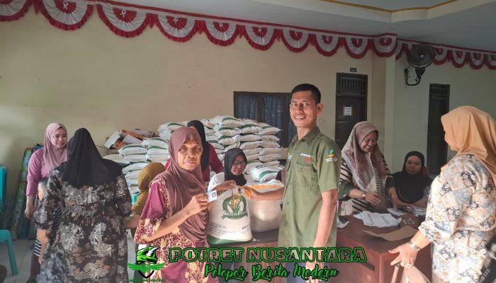 Pendamping SDM PKH Pantau Penyaluran Bantuan Pangan Beras di Pattallassang