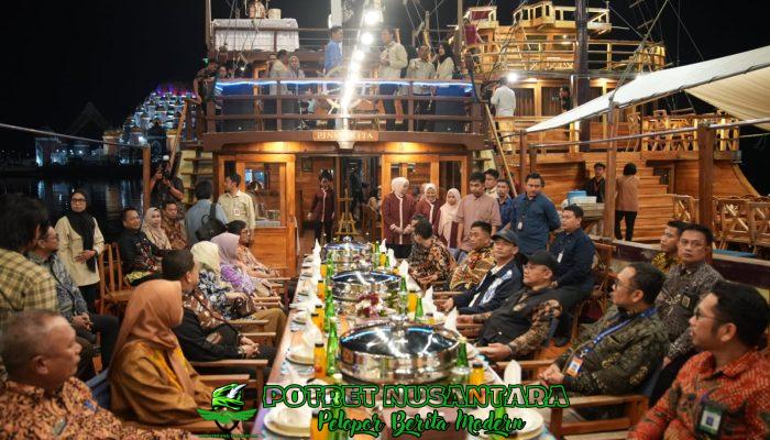 Munafri-Aliyah Bahas Pendidikan Bersama Mendikdasmen di Atas Kapal Pinisi