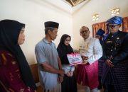 Momentum HUT RI ke-80, Gubernur Sulbar SDK Sambangi Rumah Penerima Beasiswa