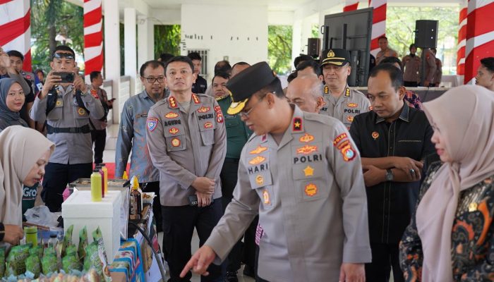 Warga Serbu Gerakan Pangan Murah Polda Sulbar, Beras hingga Telur Dijual di Bawah Harga Pasar