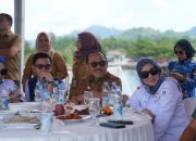 Gubernur Sulbar Saksikan 55 Perahu Sandeq Merapat di Finis Etape IV Sandeq Silumba 2025