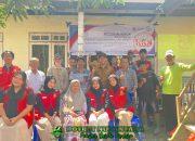 Edukasi Kelola Sampah: Mahasiswa KKN-T Unhas Dampingi Warga Desa Padaelo Buat Pupuk Organik