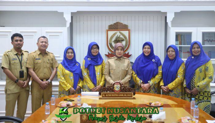 Aliyah Mustika Dukung Kegiatan Dian Kemala Peringati HUT RI