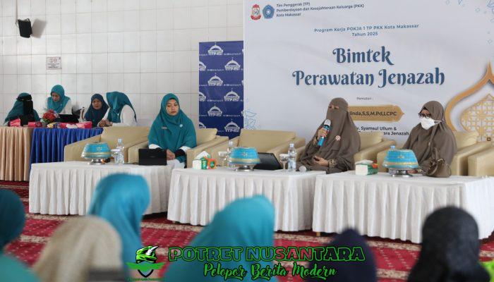 TP PKK Makassar Serahkan Paket Kain Kafan Usai Gelar Bimtek Perawatan Jenazah