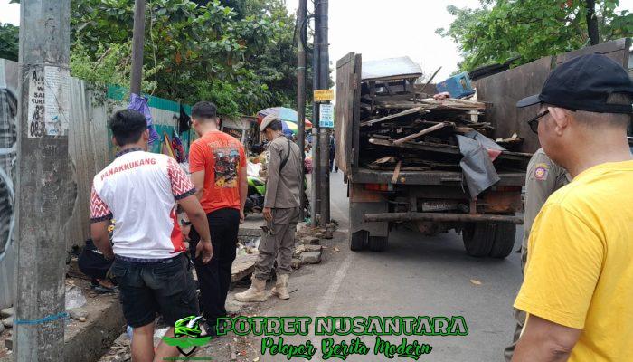 Demi Kemaslahatan Bersama: Tertibkan Pasar Tumpah di Jalan Leimena, Jamin Pedagang Pindah ke Lokasi Lebih Layak