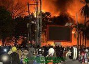 Tiga Tewas dalam Kebakaran Kantor DPRD Makassar Usai Aksi Massa Terkait Kematian Driver Ojol