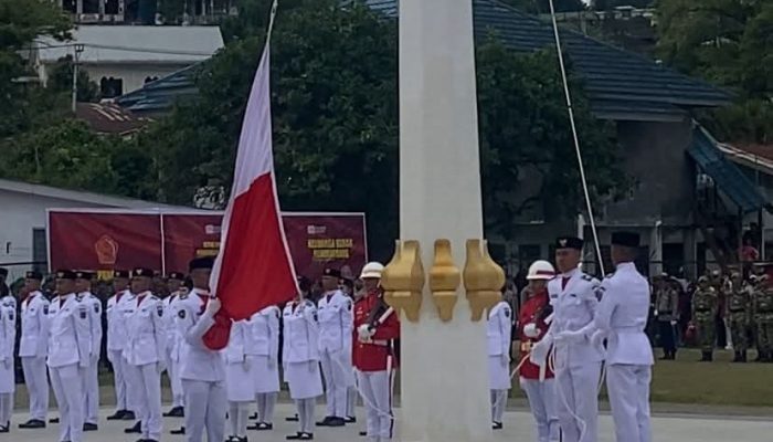Detik-detik HUT RI ke-80, Pengibaran Bendera Merah Putih Terbalik di Mamasa