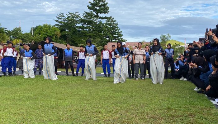 Gebyar HUT RI ke-80, Polda Sulbar Meriahkan dengan Lomba Tarik Tambang & Balap Karung
