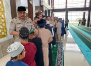 Jumat Penuh Rahmat, Kapolda Sulbar Bersama Anak Yatim Memohon Keberkahan untuk Negeri