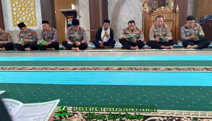 Polda Sulbar Gelar Salat Gaib dan Yasinan untuk Korban Ojol di Jakarta