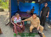 Wagub Sulbar Kunjungi Warga Miskin yang Tinggal di Gubuk Tak Layak Huni