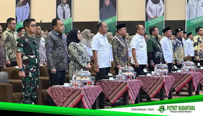 Tiga Pimpinan DPRD Dampingi SDK di Pelantikan KAHMI Sulbar