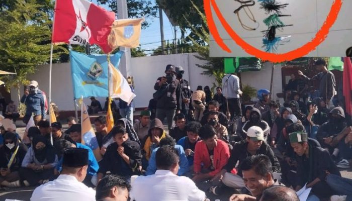 Polres Pangkep Amankan Penyusup Bersenjata Tajam, Aksi Aliansi Mahasiswa di DPRD Pangkep Berakhir Damai