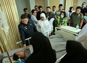 Peduli Aparatnya, Wali Kota dan Wawali Makassar Berikan Santunan ke Agung Setiawan