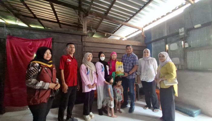 Camat Pattallassang, Ketua TP PKK dan Pendamping PKH Turun Langsung Bantu Warga Miskin Ekstrem