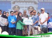 Gubernur Sulbar Bagikan Beasiswa untuk 216 Mahasiswa di Festival Sandeq Majene