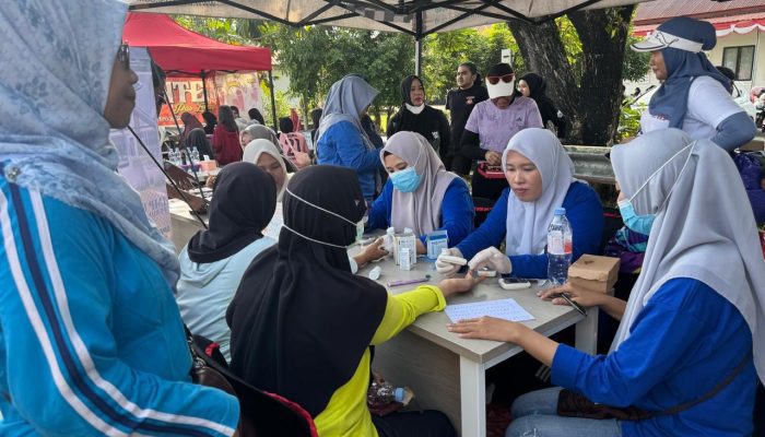 Jalan Sehat hingga Cek Kesehatan, Warga Sulbar Antusias di RRI Fest