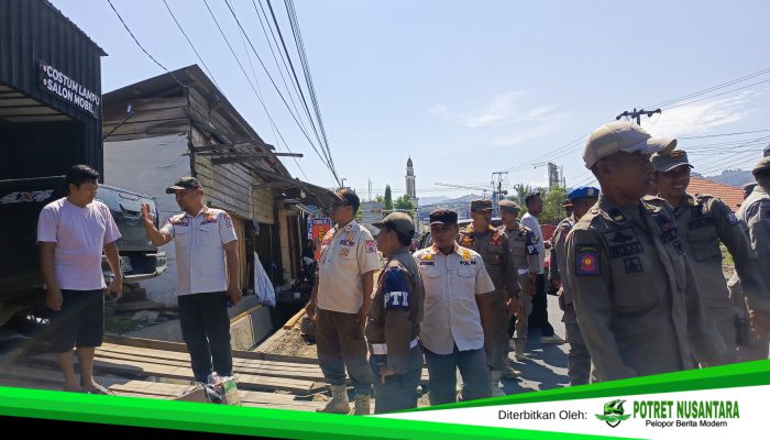 Satpol PP Sulbar Ultimatum Bangunan di Atas Drainase dan Bahu Jalan Jalan RE Martadinata Mamuju