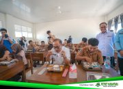 Gubernur Sulbar Cicipi Langsung Makan Bergizi Gratis di SMKN 1 Rangas