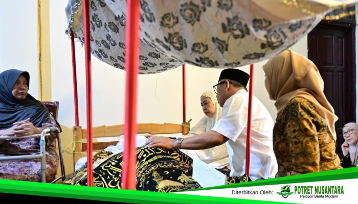 Aliyah Mustika Ilham dan Ilham Arief Sirajuddin Melayat Almarhum H. Andi Chaerul Andi Tau