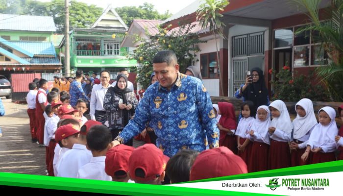 Seragam, Tas, hingga Tumbler Dibagikan Gratis: Pemkot Makassar Perkuat Layanan Pendidikan