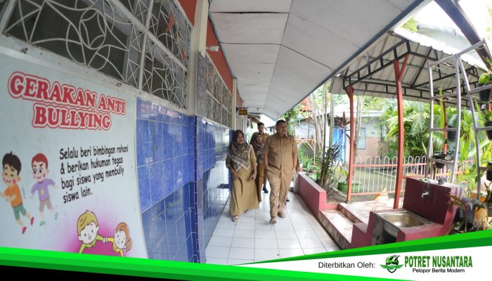 Empat Dekade Berlalu, Munafri Kembali Menjejak SD Cek Fasilitas Tempat Ia Bersekolah