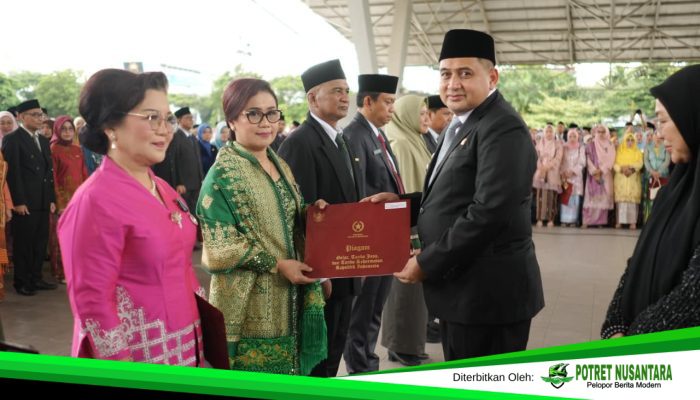 Wali Kota Makassar Anugerahkan Satyalancana Karya Satya kepada 830 PNS