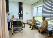 Bupati Polman Jenguk Mantan Pj Bupati Ilham Borahima di Rumah Sakit