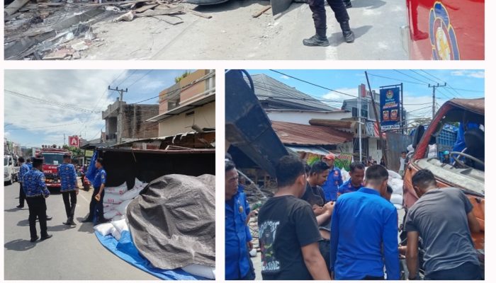 Baru Terima SK PPPK, Damkar Polman Tanpa Ganti Seragam Evakuasi Truk Pengangkut Pakan Terguling