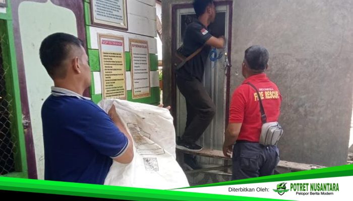 Usai Padamkan Kebakaran Lahan, Damkar Campalagian Evakuasi Anjing Liar di Bonde