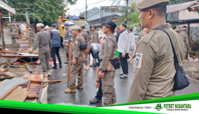 Trotoar dan Drainase Dikembalikan Fungsinya, 96 PKL di Mariso Ditertibkan