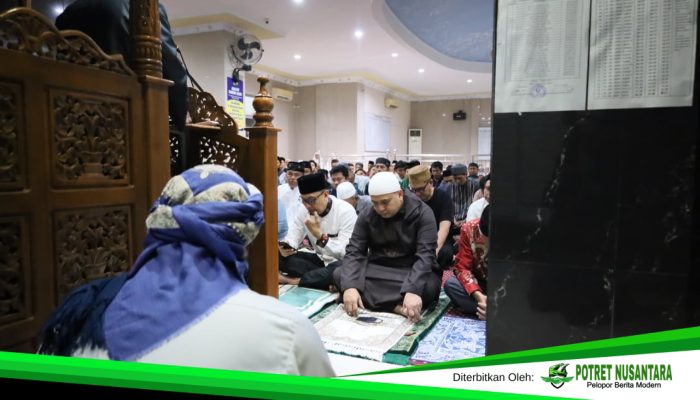 Subuh Bersama Warga di Masjid Darun Naim, Munafri Serukan Ramadan Bersih, Tertib, dan Khusyuk