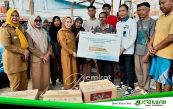 Wali Kota Palopo, Hj. Naili Trisal Turun Langsung: Korban Kebakaran Pasar Andi Tadda Terima Bantuan