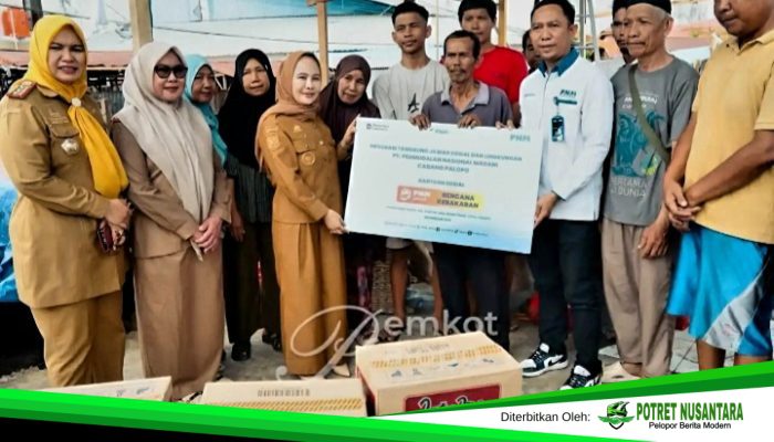 Wali Kota Palopo, Hj. Naili Trisal Turun Langsung: Korban Kebakaran Pasar Andi Tadda Terima Bantuan