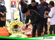 Suhardi Duka Menangis Iringi Persemayaman Wagub Sulbar Salim S Mengga