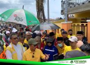 Bupati Samsul Mahmud Tanggung Seragam dan Perlengkapan Sekolah Anak Korban Kebakaran di Balanipa