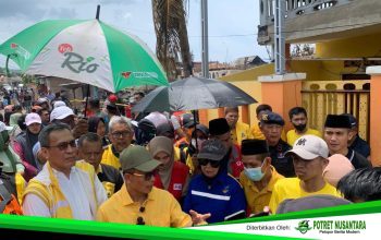 Bupati Samsul Mahmud Tanggung Seragam dan Perlengkapan Sekolah Anak Korban Kebakaran di Balanipa