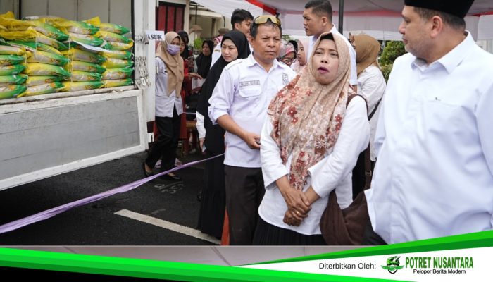 Wali Kota dan Ketua TP PKK Makassar Tinjau Pasar Murah