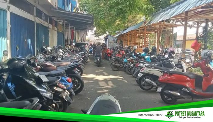 Kios “Siluman” Di Parkiran Pasar Sentral Palopo, Akses Jalan Menyempit Dan Picu Kemacetan