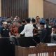 Walkout di RDP Barru, Perwakilan Gappembar diteriaki dan dihadang Pendukung Semen CONCH CINA