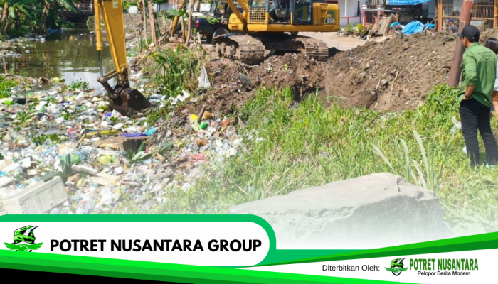 Cegah Banjir, DLHK Polman Bersihkan Aliran Sungai Sidorejo–Sidodadi